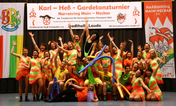 Die Gemischte Schautanzgruppe in der Kampagne 2012/2013 mit dem Thema "Männerurlaub"